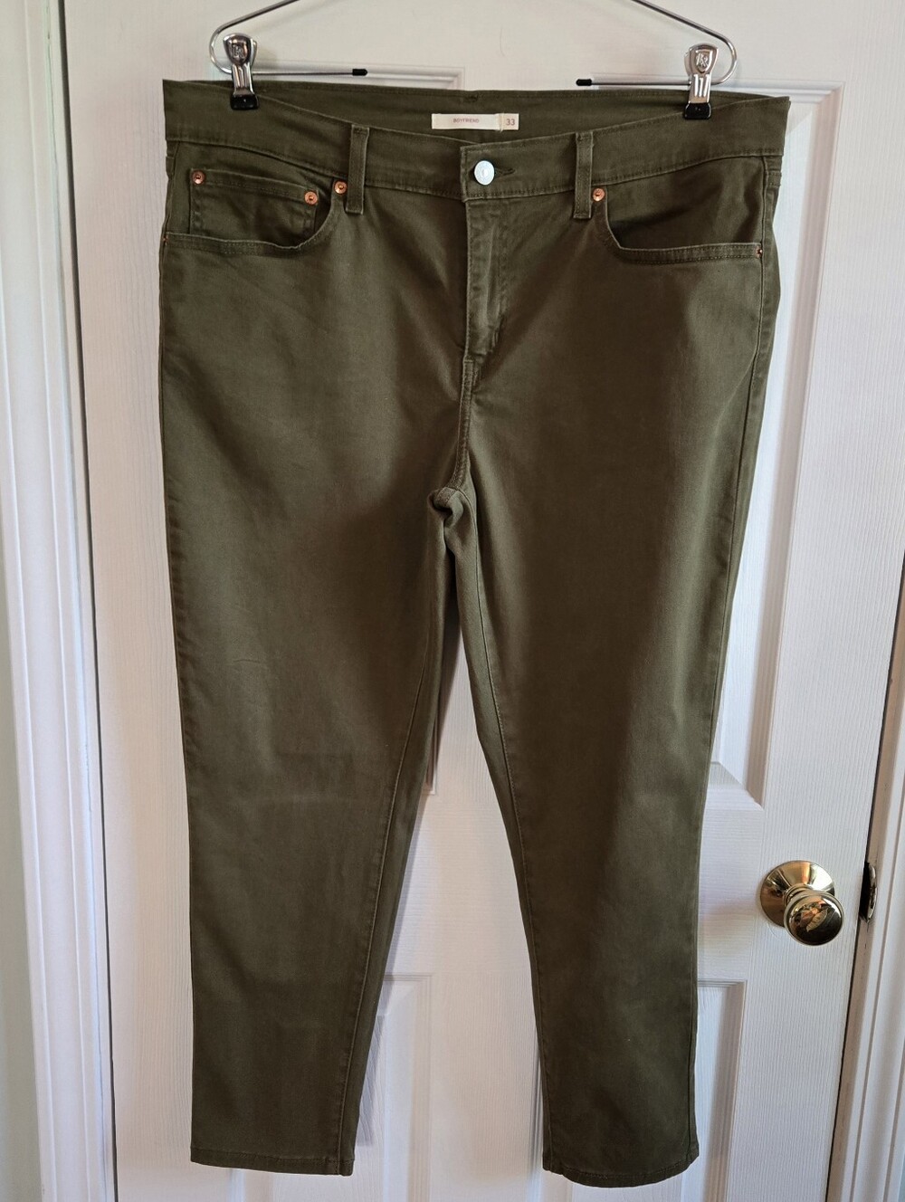 Womens Boyfriend Levis. Size 33